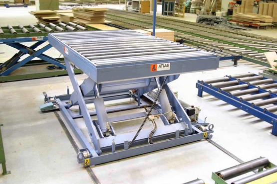 The lifting table type BFX is specially designed for the wood processing industry. This table includes a roller conveyor for the wood transfer in low position.Capacity up to 1500 daN,Vertical lifting up to 800 mm